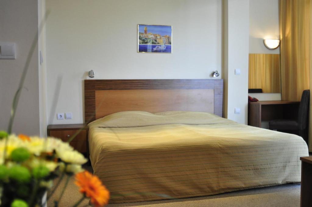 Strandzha Hotel - Free Parking Golden Sands Room photo